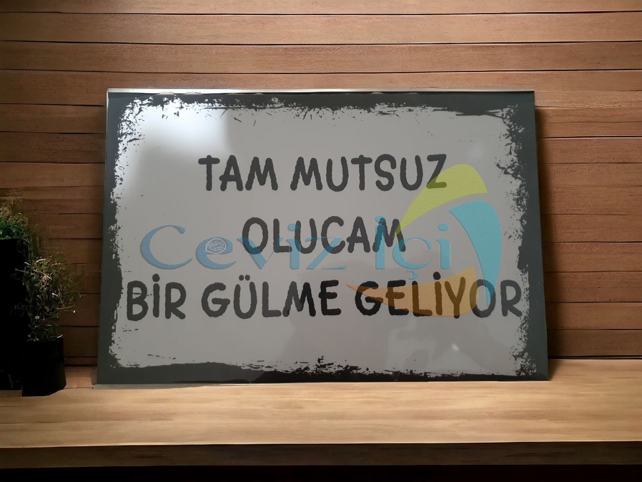 Tam%20Mutsuz%20Olucam%20Bir%20Gülme%20Geliyor